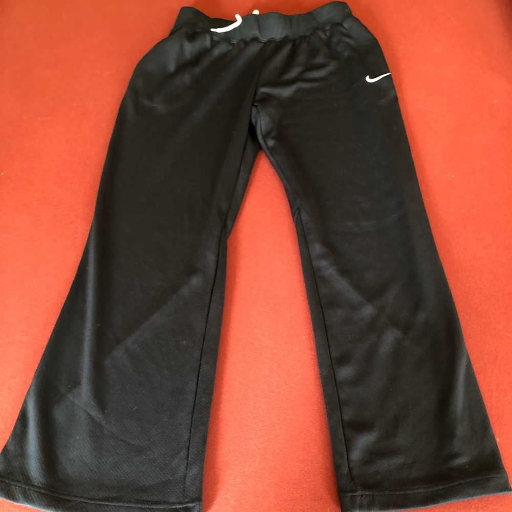 New without tags. Nike team drawstring pants. Medium.
